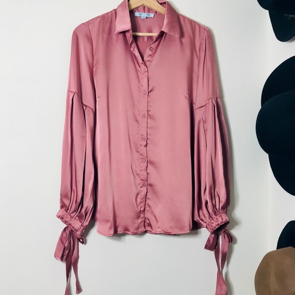She + Sky Pink Silky Button-down Blouse MED - Picture 2 of 12